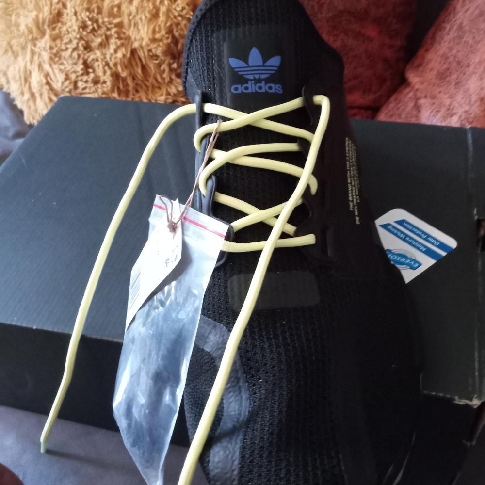 Adidas AMD R1.V2 - Picture 4 of 4